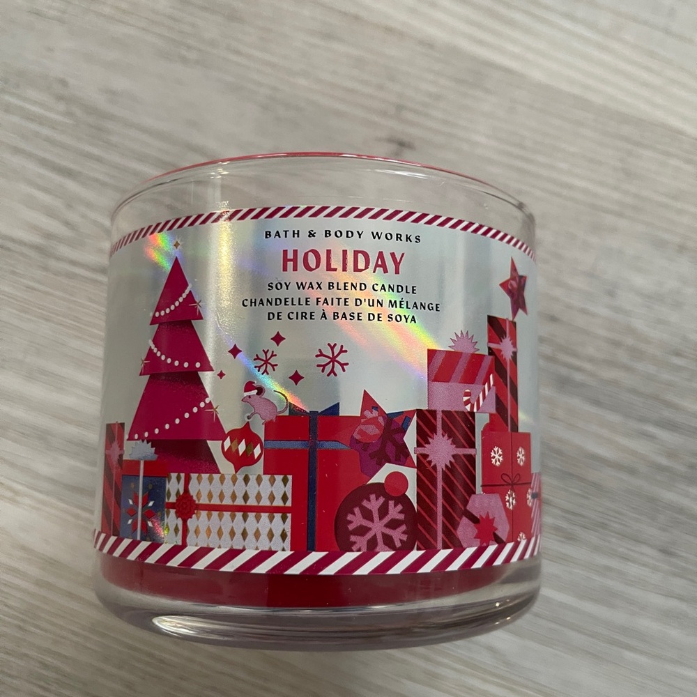 Bath & Body Works 3 wick candle in Holiday